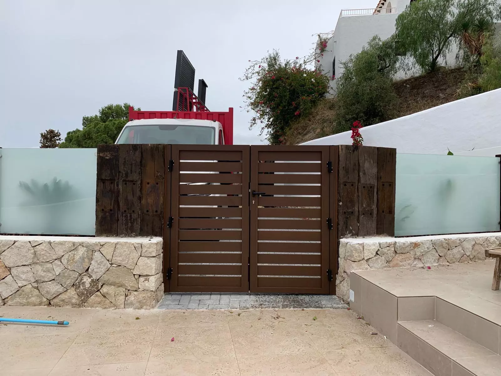 Puertas de aluminio exteriores para viviendas en Águilas, Pulpí, Cuevas del Almanzora y Vera